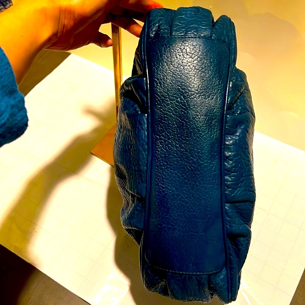 Authentic Fendi bag - Picture 5 of 13